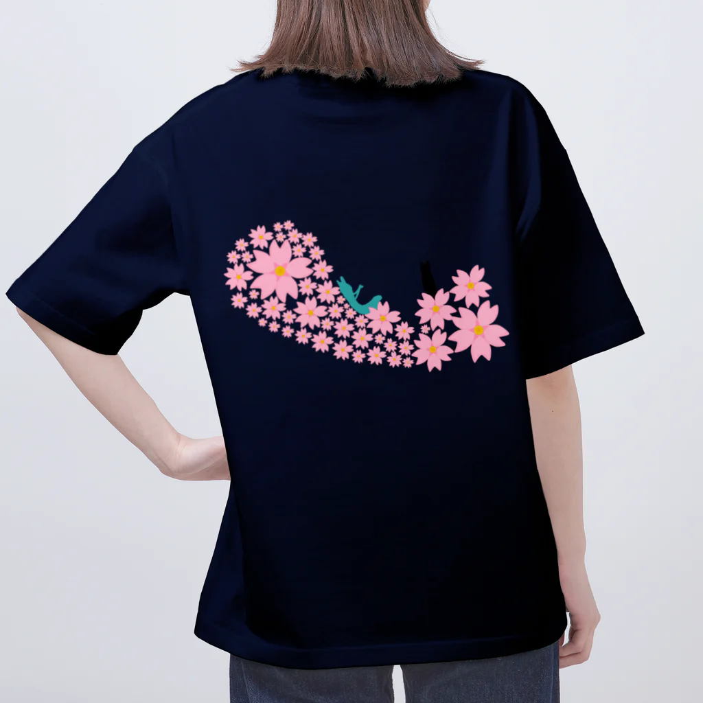 ウサネコ38のさくらのクジラに誘われて Oversized T-Shirt