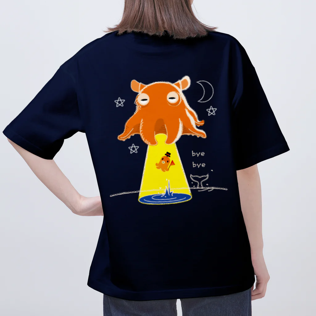 イラスト MONYAAT のバックプリント　たこさんwinなーとメンダコUFO Oversized T-Shirt