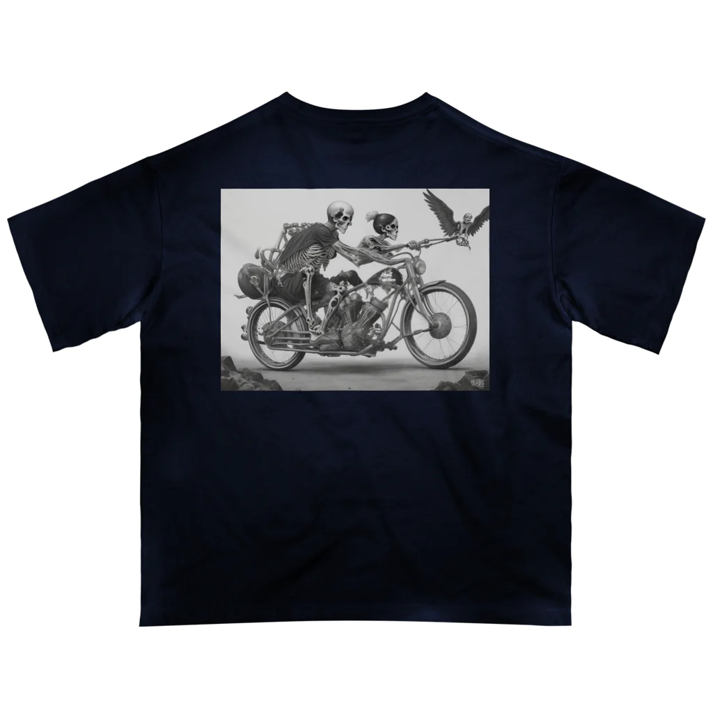 Skull sectionのバイクとドクロ（黒メイン） Oversized T-Shirt