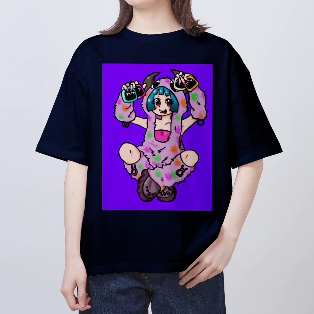 あやしいおばさん くろまめさんの○ュアアルコール（クラ○ナー）パープル オーバーサイズTシャツ