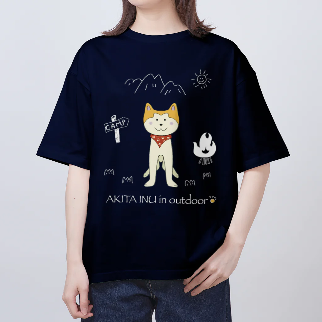 アウトドア大好き秋田犬のアウトドア大好きバンダナ秋田犬(白) オーバーサイズTシャツ