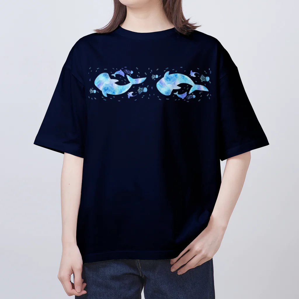 甘漏り屋の揺蕩うジンベエザメ・回遊 Oversized T-Shirt