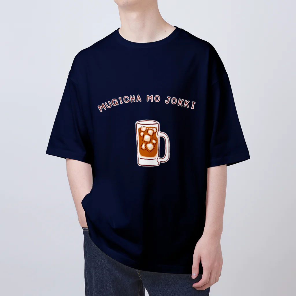 NIKORASU GOのユーモアデザイン「麦茶もジョッキ」 オーバーサイズTシャツ