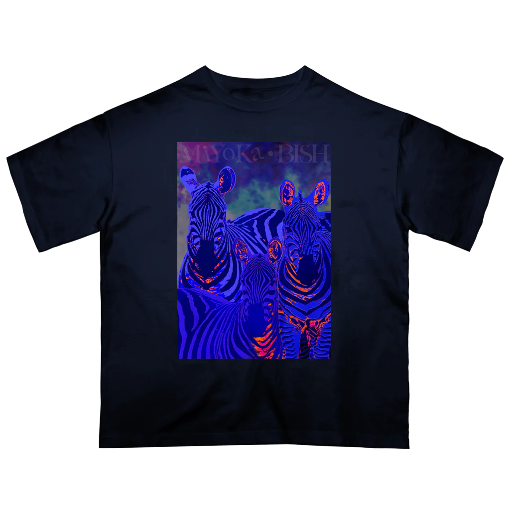 MiYoKa-BISHのBlue Zebra by MiYoKa-BISH Oversized T-Shirt