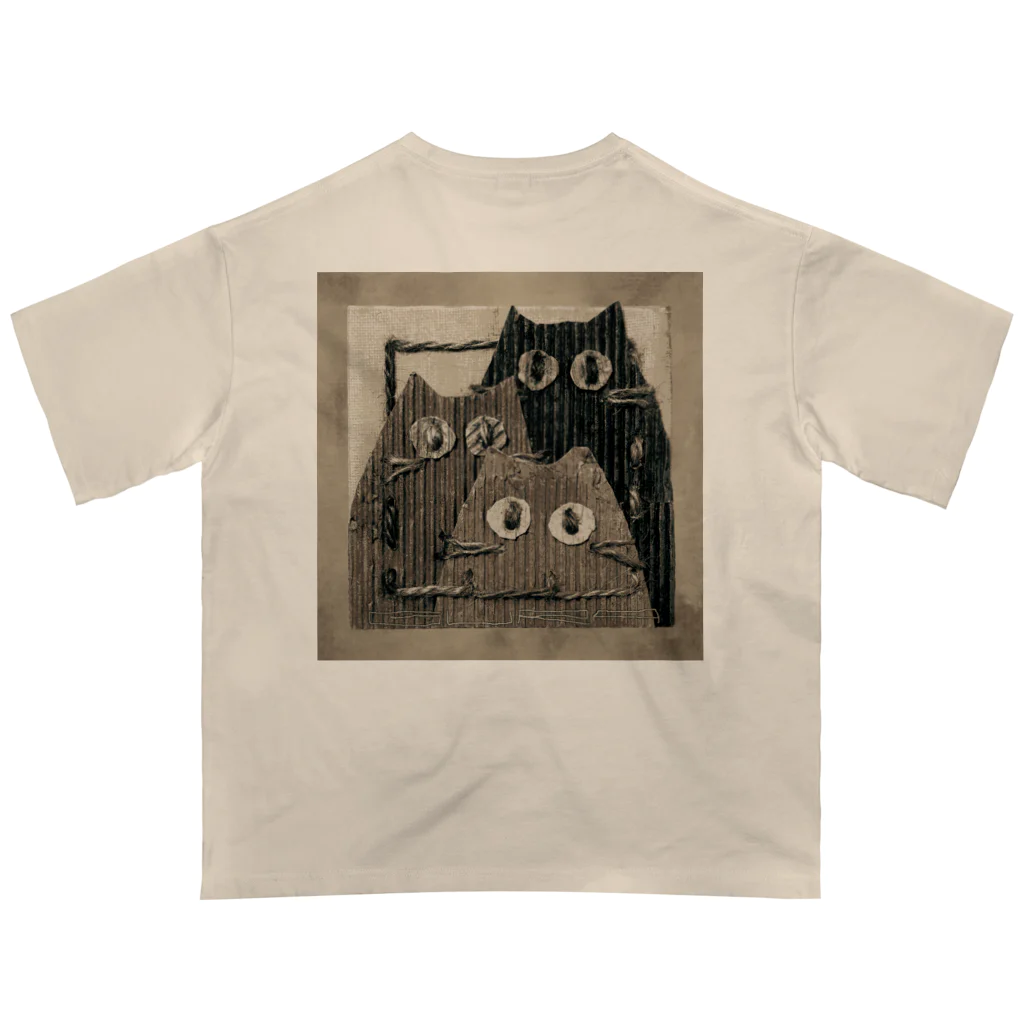 ぐら(GURA)のネコ家の肖像&ながぐつにはいったこねこ オーバーサイズTシャツ