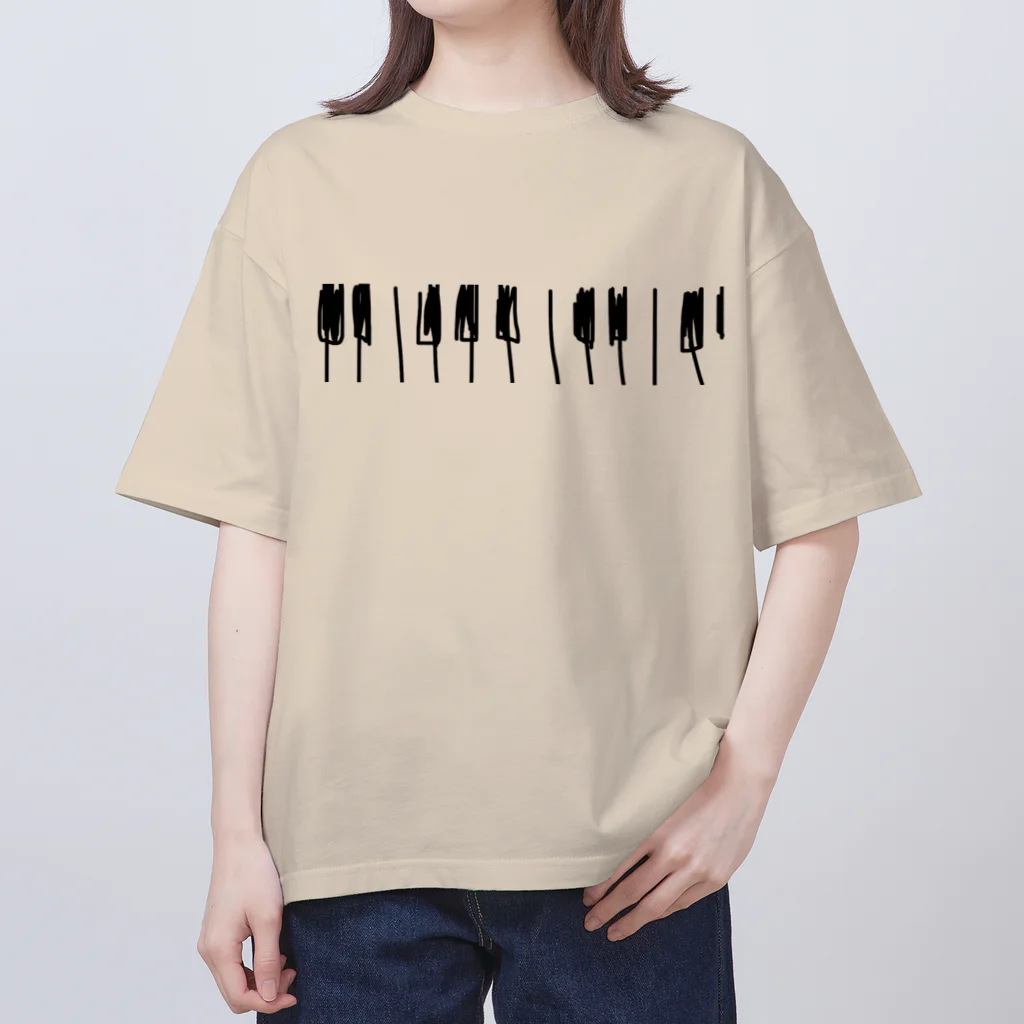 Naa Piano Music (ピアノデザインコレクション)の🎼 ピアノ 鍵盤　(モノクロデザインver.) オーバーサイズTシャツ