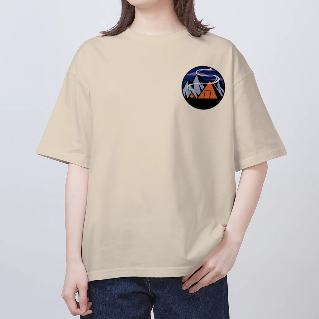 オカユのキャンプと焚き火 Oversized T-Shirt