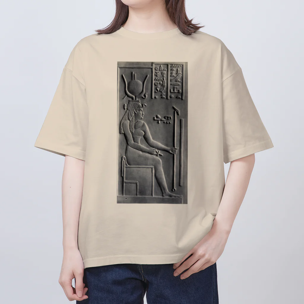 PALA's SHOP　cool、シュール、古風、和風、のイシスとしてのクレオパトラのレリーフ 無名 1890-1895年頃 Oversized T-Shirt