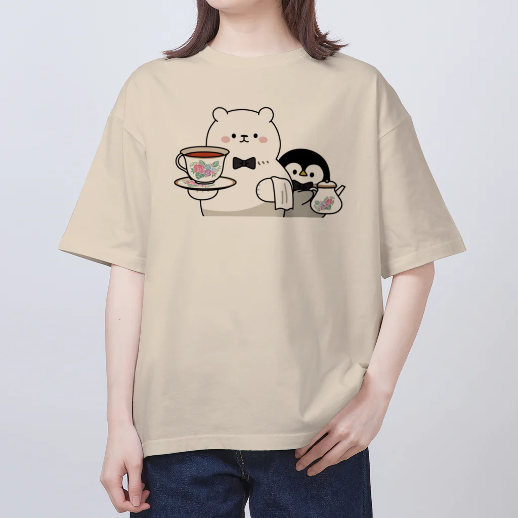 DECORの心くばりペンギン　ウェイトレスさんver. Oversized T-Shirt