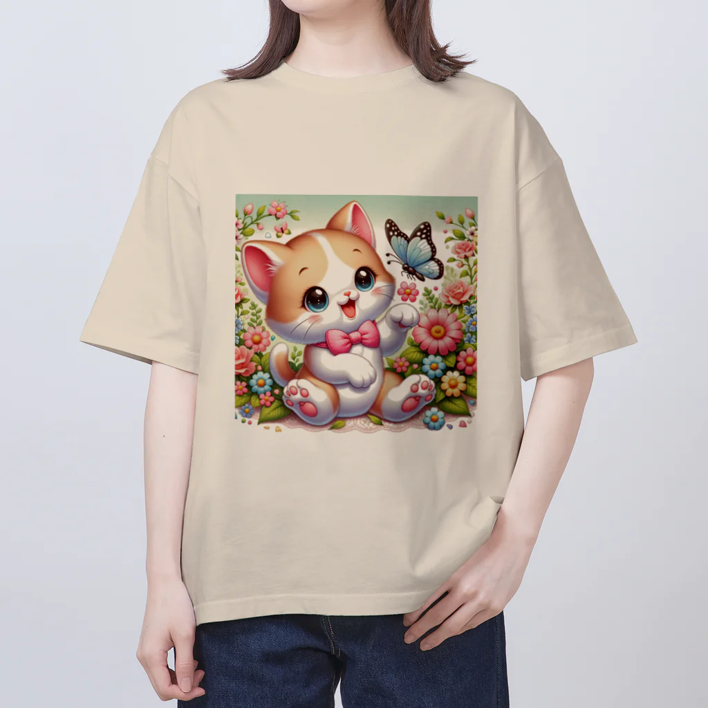 Enigma_Whispererのリボン子猫 Oversized T-Shirt