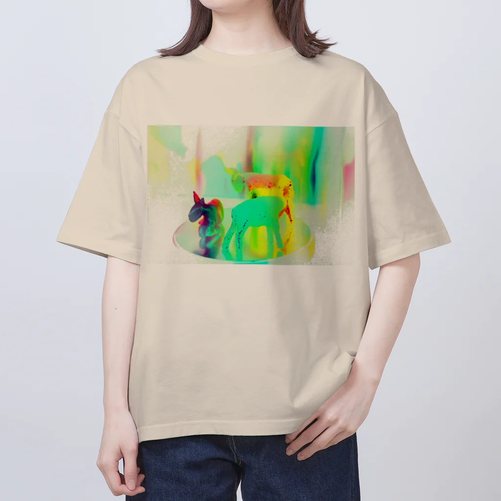 bluebluebeeのひかるロバ Oversized T-Shirt