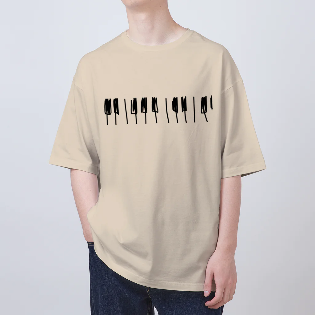 Naa Piano Music (ピアノデザインコレクション)の🎼 ピアノ 鍵盤　(モノクロデザインver.) オーバーサイズTシャツ