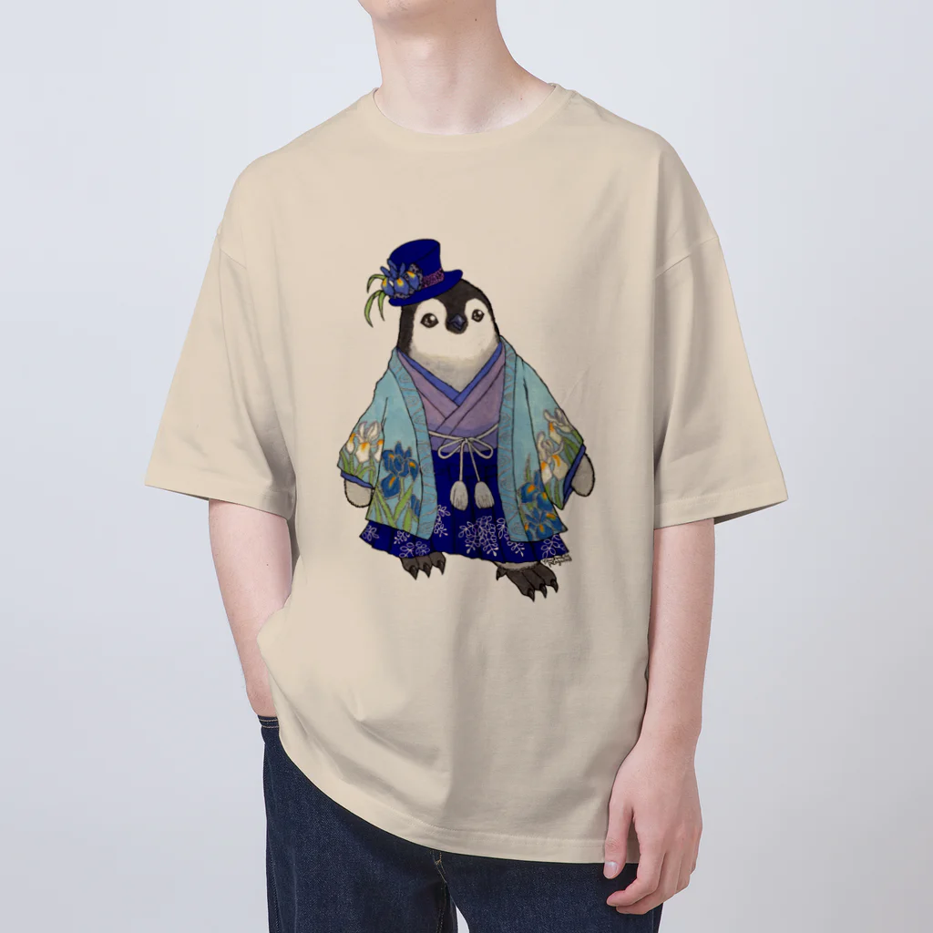 ヤママユ(ヤママユ・ペンギイナ)の着物ぺんぎんーいずれは菖蒲かエンペヒナー Oversized T-Shirt