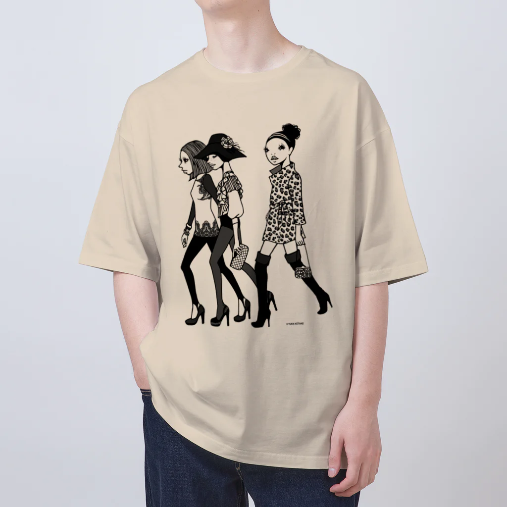 イラストレーターこたけゆか 公式オリジナルグッズのHEY LADIES!  Oversized T-Shirt