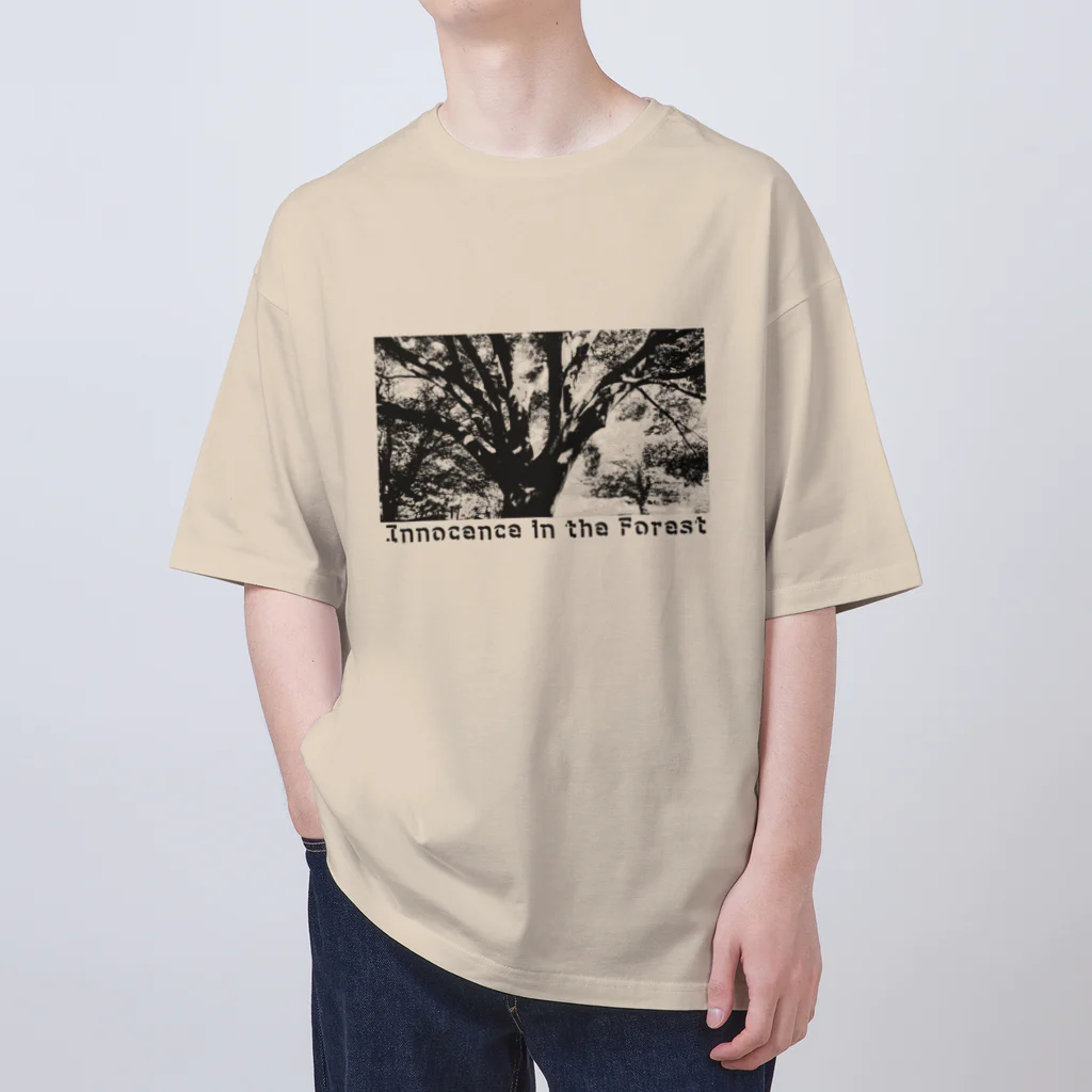 Innocent_DesignのInnocence in the Forest オーバーサイズTシャツ