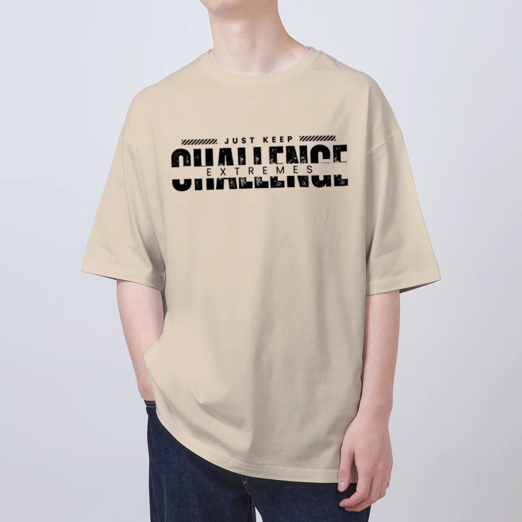 NeoNestの"Challenge Extremes" Graphic Tee & Merch オーバーサイズTシャツ