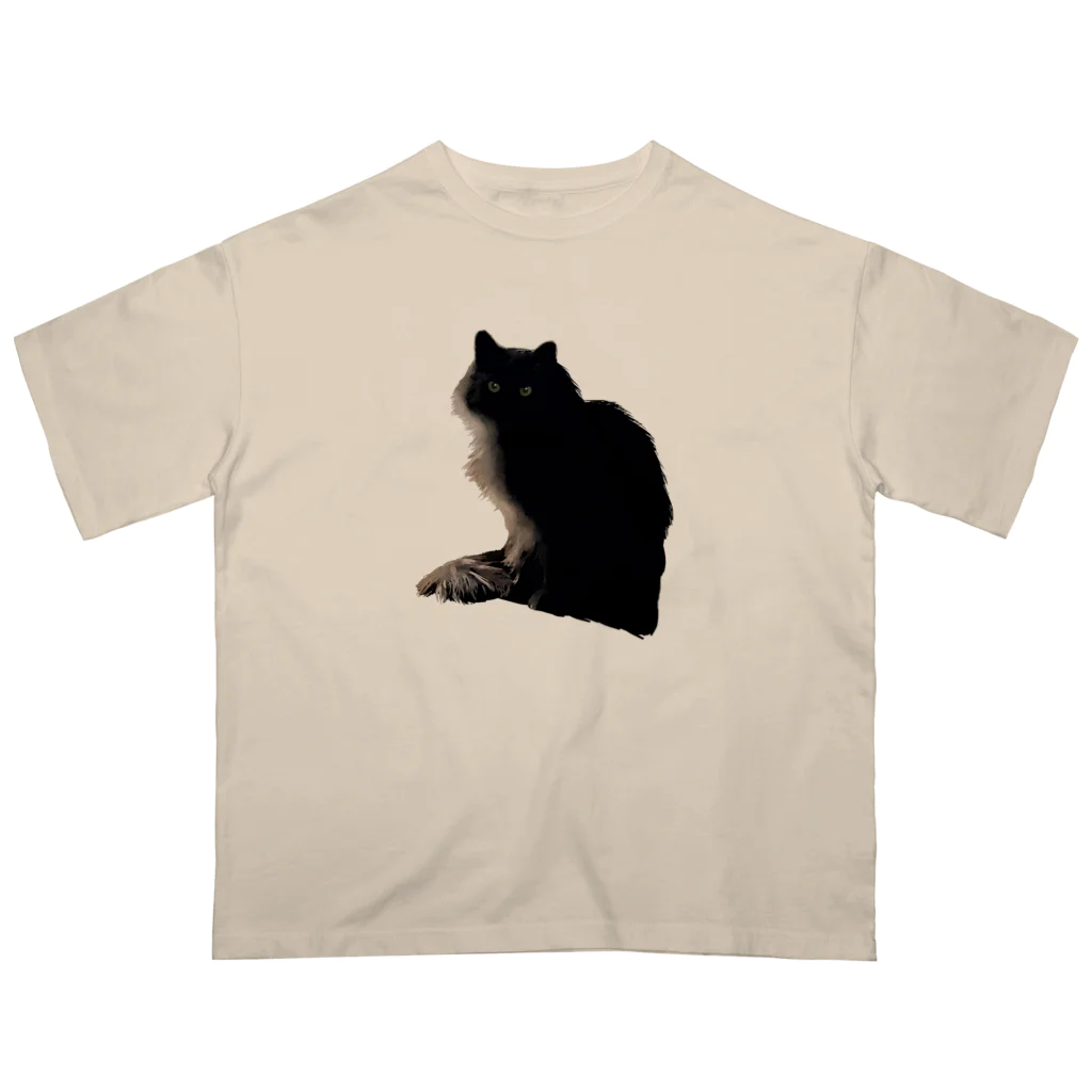 小鳥と映画館の左から光が当たっている黒猫 Oversized T-Shirt