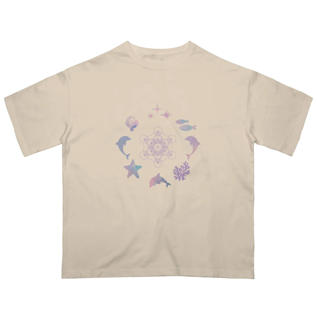 Metatron’s Cube Cosmosの「日の出前の光に映えるメタトロンキューブと海の生き物たち オーバーサイズTシャツ