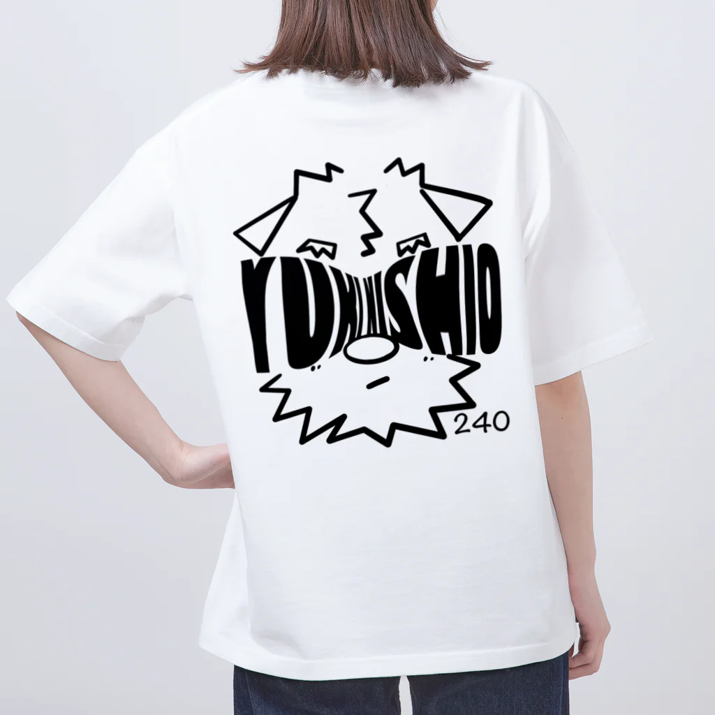 Yuki Villageのバックプリント BIGロゴTシャツ（イラスト白） オーバーサイズTシャツ