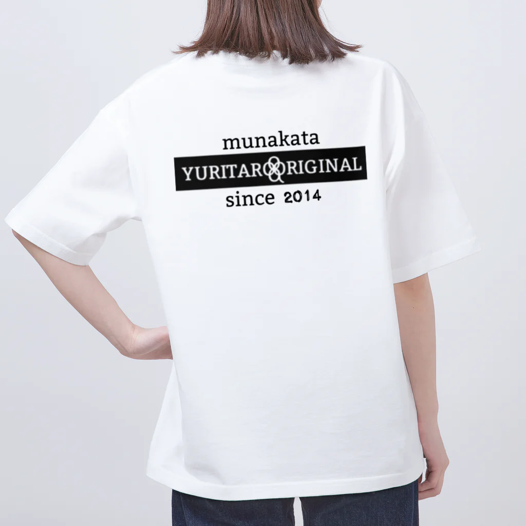 YURITAROORIGINLの笑うハリネズミとタンポポの綿毛. オーバーサイズTシャツ