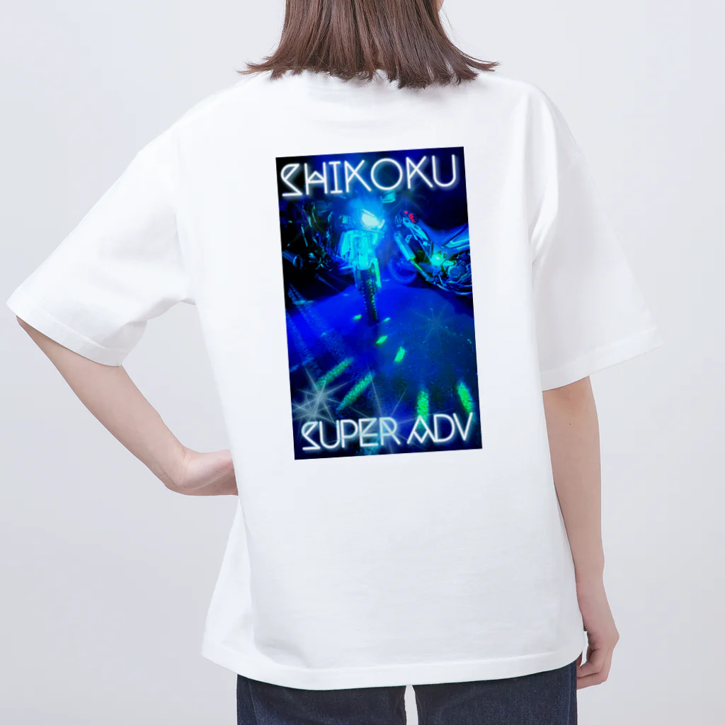 オカルトOnlineのアフリカツインネオン街 Oversized T-Shirt