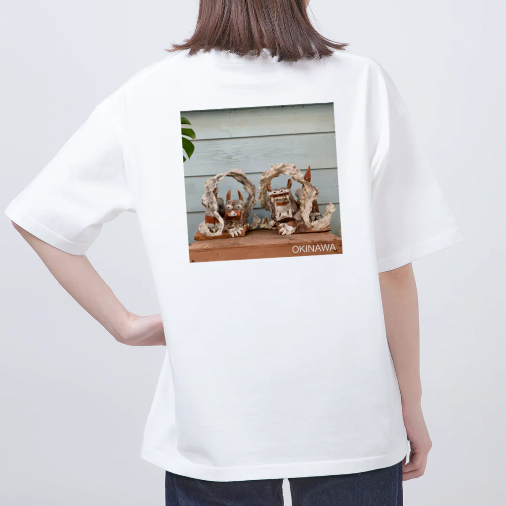 sisyの阿吽の呼吸シーサー Oversized T-Shirt