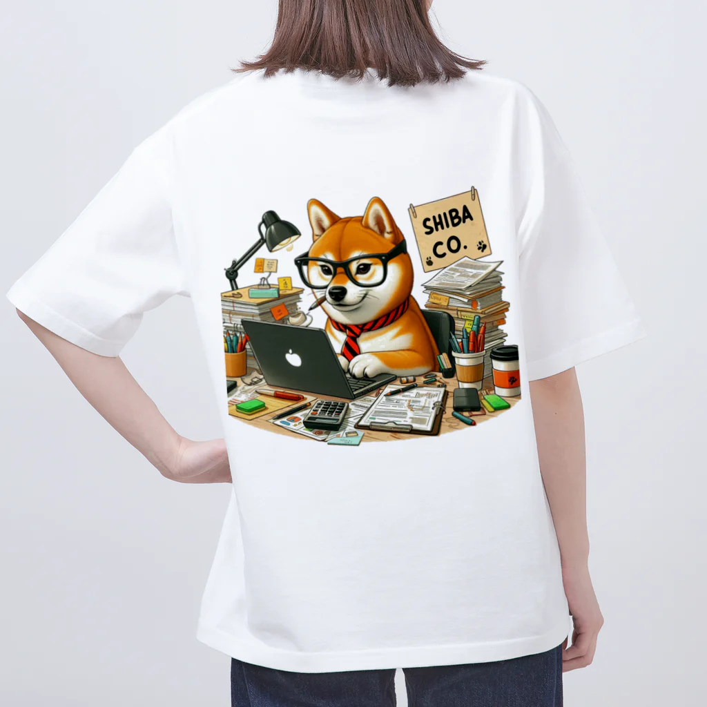 三十三犬堂のシバらくは忙しい柴犬 Oversized T-Shirt