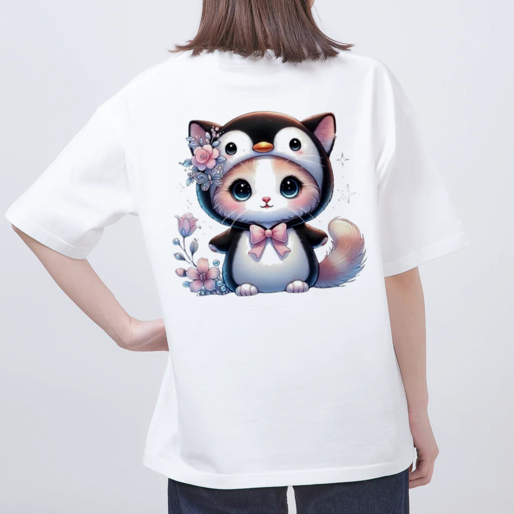 Snow-peaceのペンギンコスチュームのキュートな子猫 オーバーサイズTシャツ