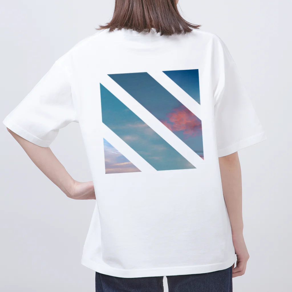 朝の庭のまどろみ〼(紺) Oversized T-Shirt