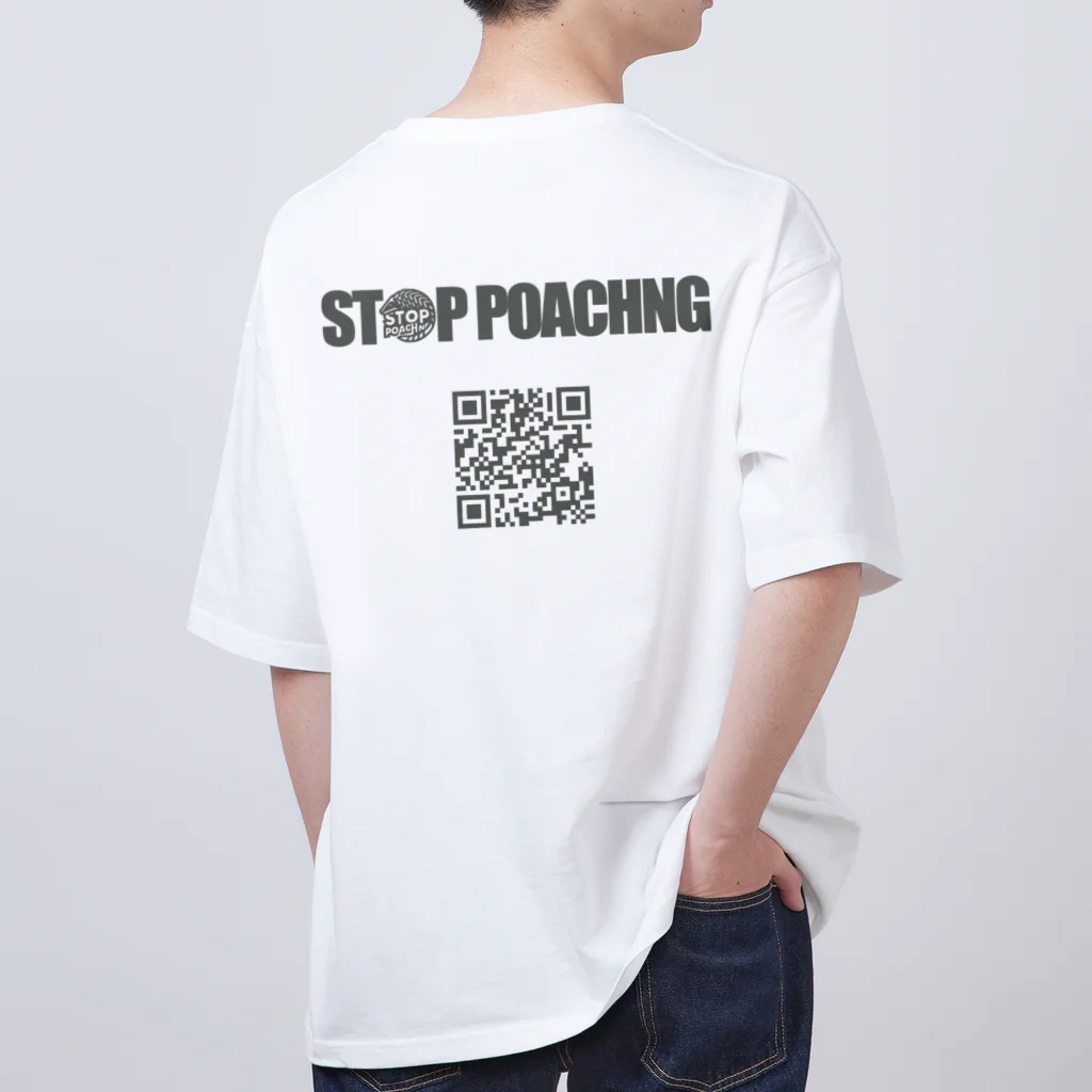 STOP POACHNGのSTOP POACHNG（シルバーバックゴリラ） Oversized T-Shirt