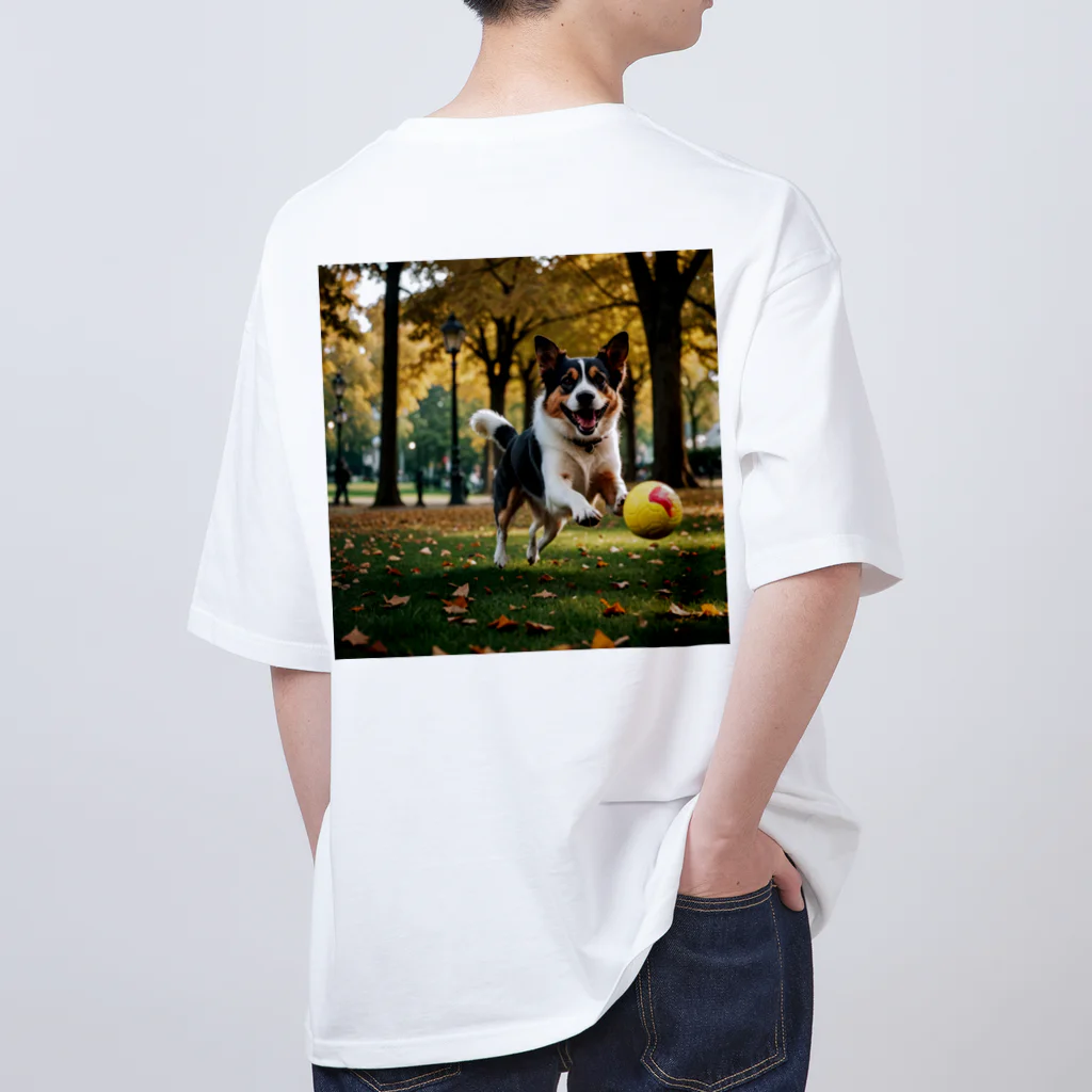 金太郎のボールと戯れる犬 Oversized T-Shirt