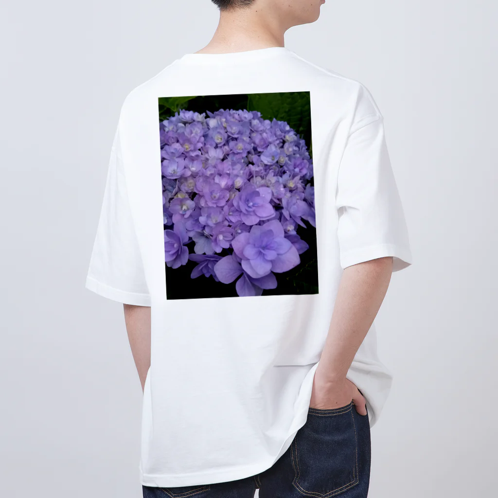 yurisacinの紫陽花（紫） オーバーサイズTシャツ