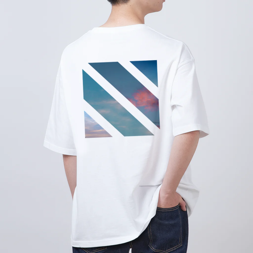 朝の庭のまどろみ〼(紺) Oversized T-Shirt