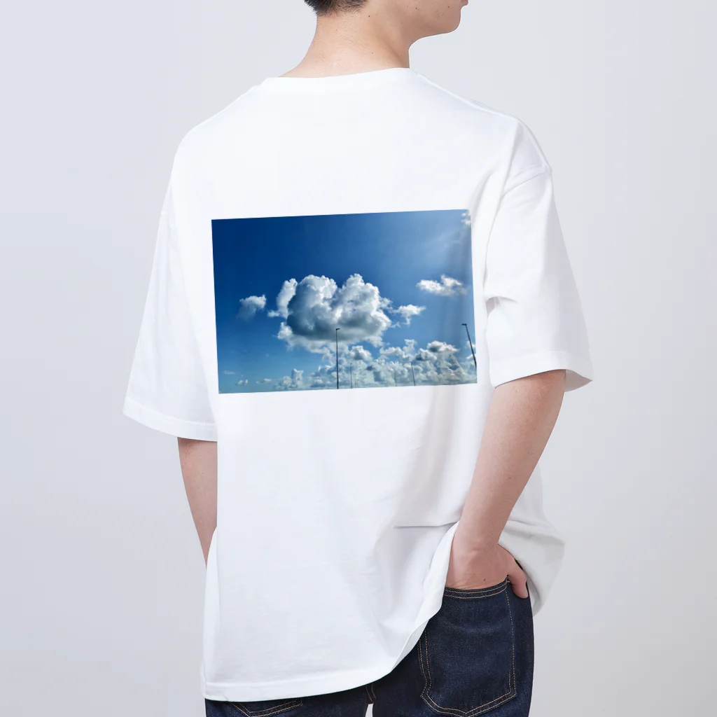 空飛ぶ猫 sakuuのclouds Oversized T-Shirt