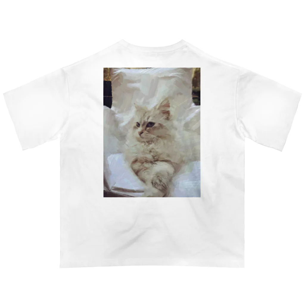 Maarjaara_Maarjaaraの白い猫と白い椅子 オーバーサイズTシャツ