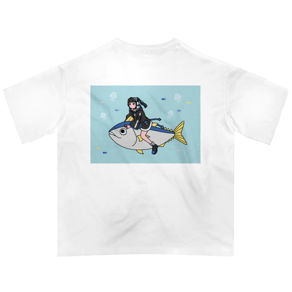 ｾﾂﾅ ﾂﾅ🐟のマグロと海の旅(ｾﾂﾅﾂﾅロングver) 絵柄が背中 Oversized T-Shirt