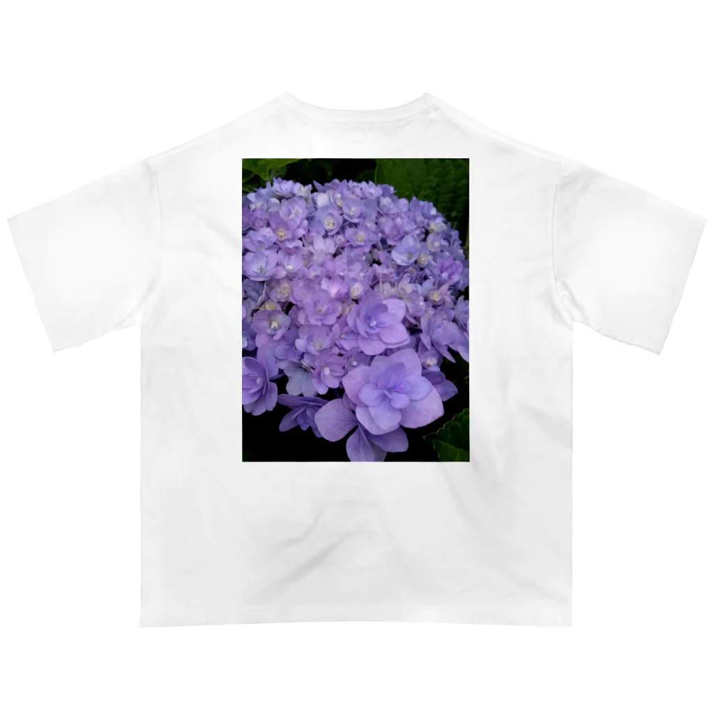 yurisacinの紫陽花（紫） オーバーサイズTシャツ