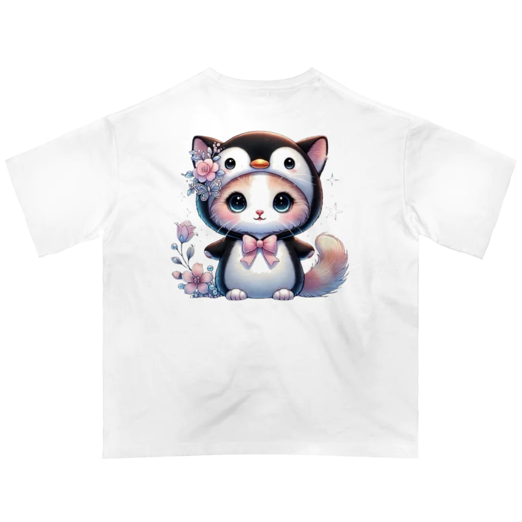 Snow-peaceのペンギンコスチュームのキュートな子猫 Oversized T-Shirt