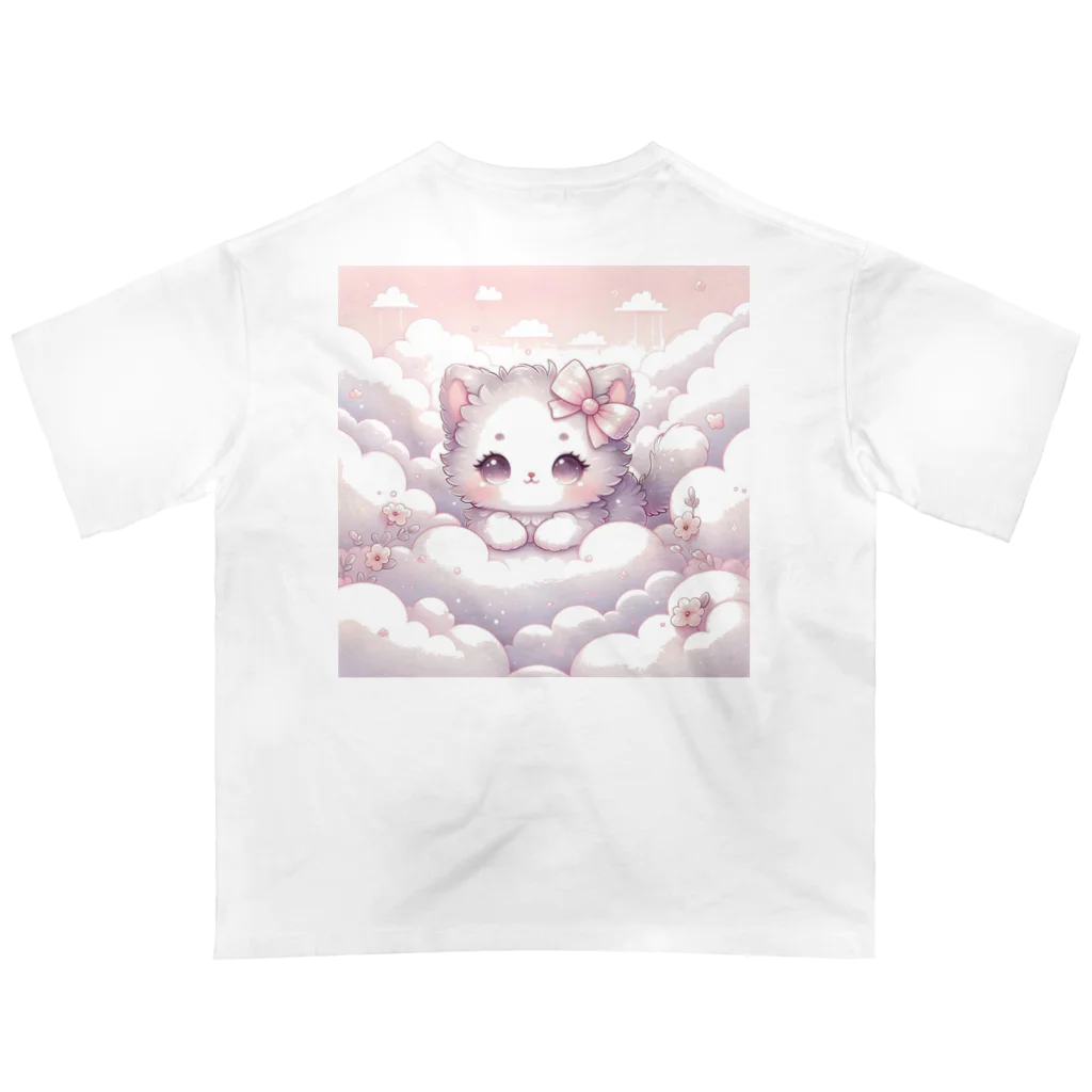 Snow-peaceの「雲の中のふわふわ子猫」 オーバーサイズTシャツ