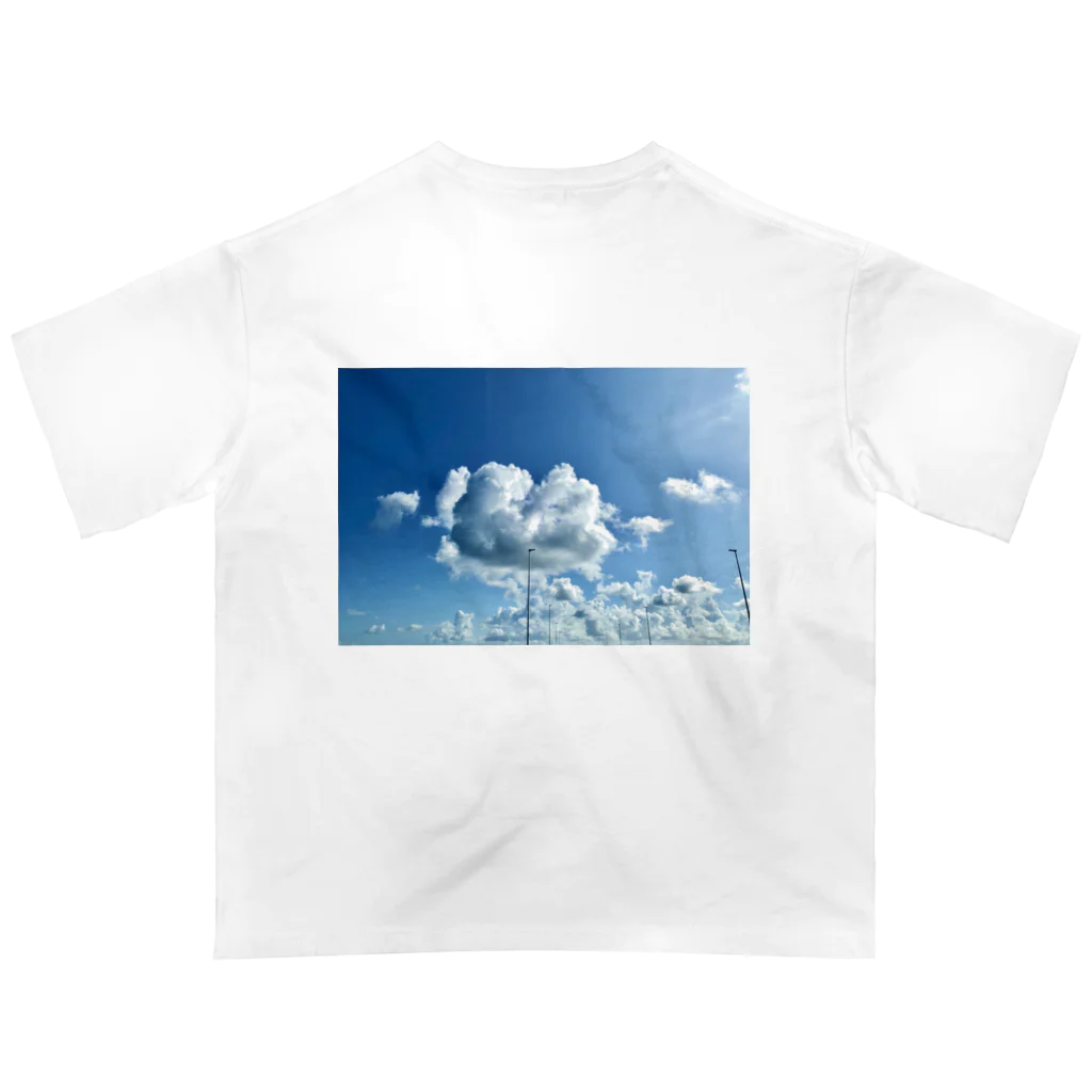 空飛ぶ猫 sakuuのclouds Oversized T-Shirt