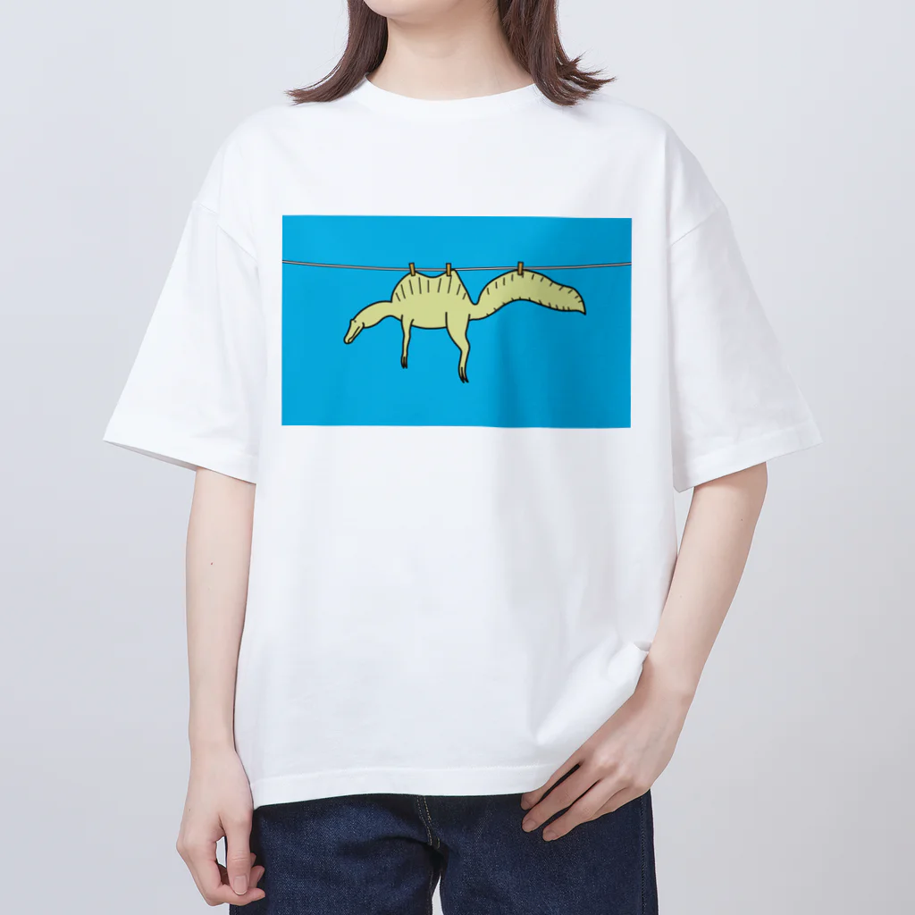 泥と暮らしのスピノサウルスの干し方 Oversized T-Shirt