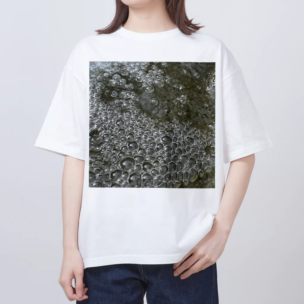 あゆのしおやきの水(泡) Oversized T-Shirt