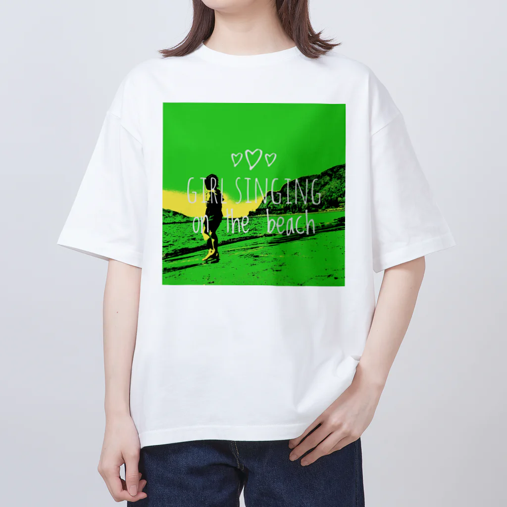 _o_0_0_o_のgirl singing on the beach Oversized T-Shirt