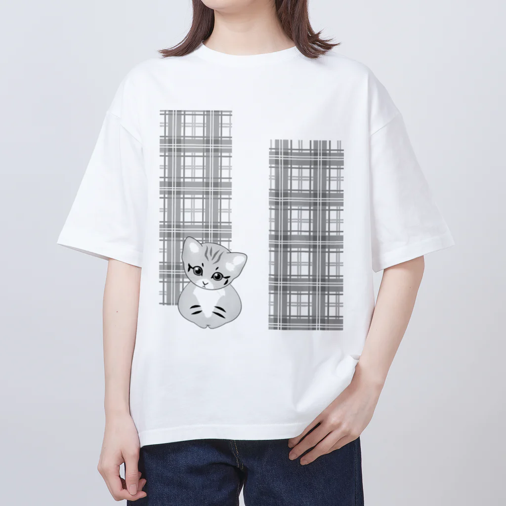 いろはにゃんこ堂の砂漠にいそうな猫さん(チェック柄/モノトーン) Oversized T-Shirt