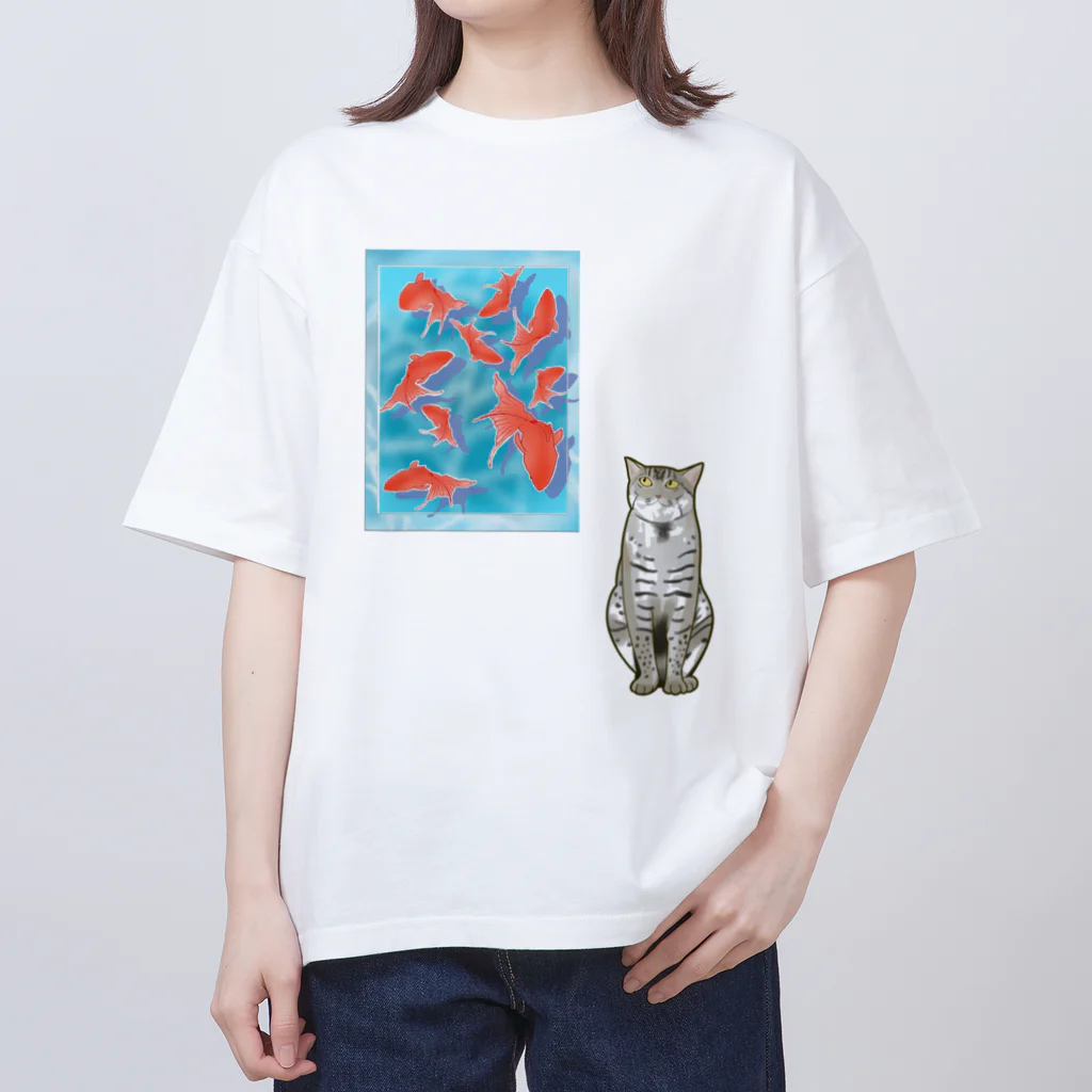 いろはにゃんこ堂の金魚をガン見するスナドリネコさん Oversized T-Shirt