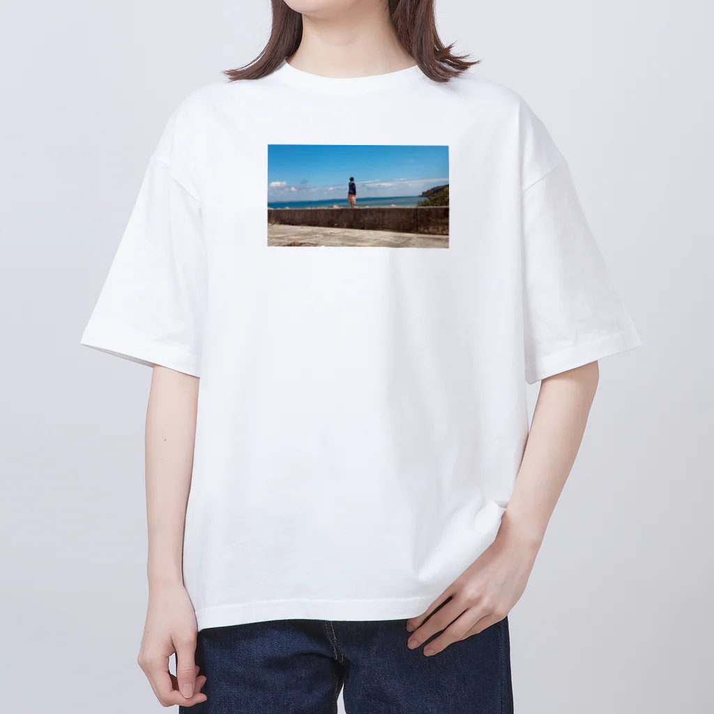 パンダのフンの私と海 オーバーサイズTシャツ