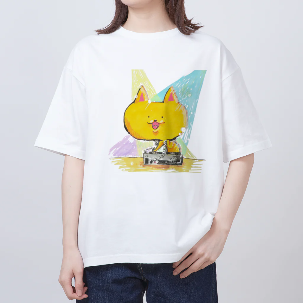 キノコファクトリーのDJねこ オーバーサイズTシャツ