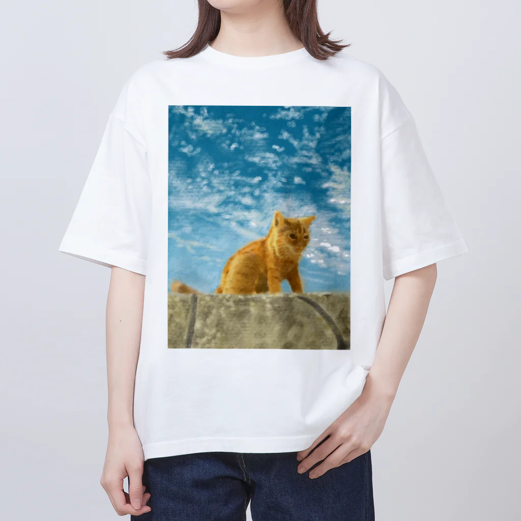 りんごの海岸の猫 Oversized T-Shirt