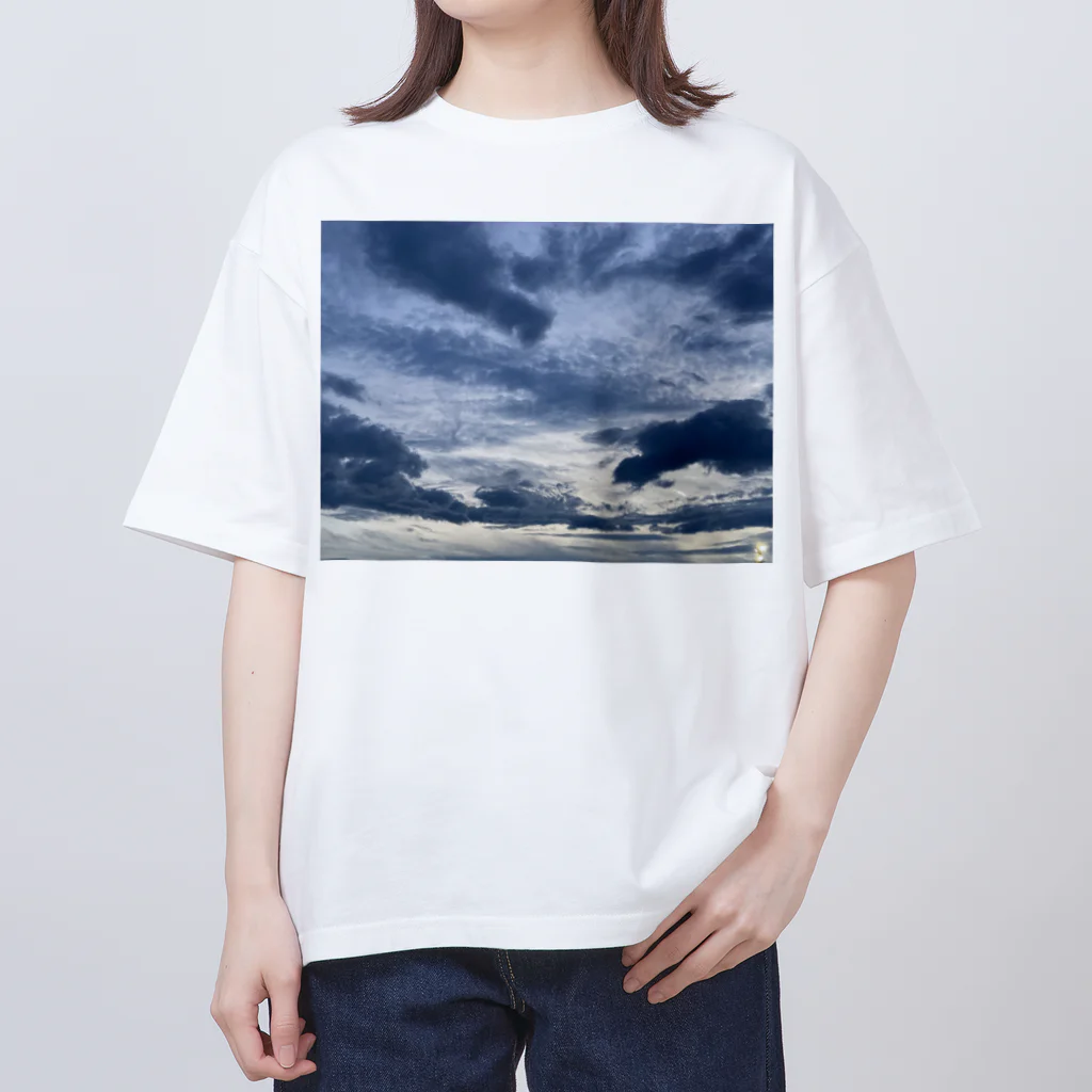 Socialの呑まれる オーバーサイズTシャツ