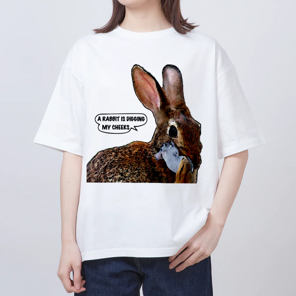 AngelRabbitsの野うさぎのほっぺを掘るうさぎ Oversized T-Shirt